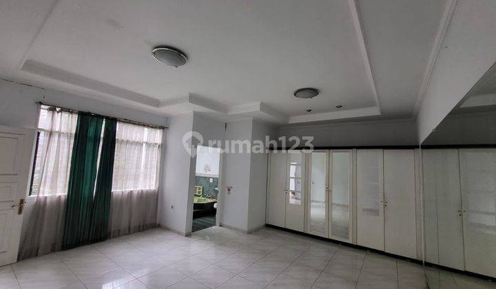 Rumah di Setra Sari Bandung 11