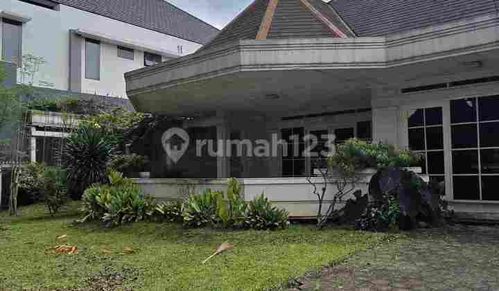 Rumah di Mainroad Cipaganti Bandung