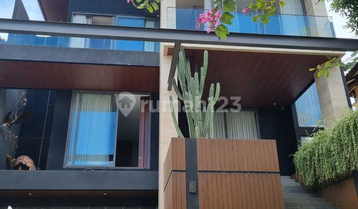 Rumah Lux Di Resort Dago Pakar Bandung. 