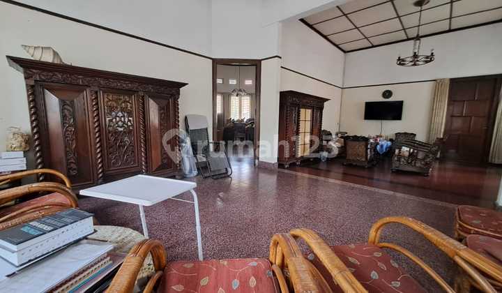 Rumah Heritage di Area Cipaganti Bandung