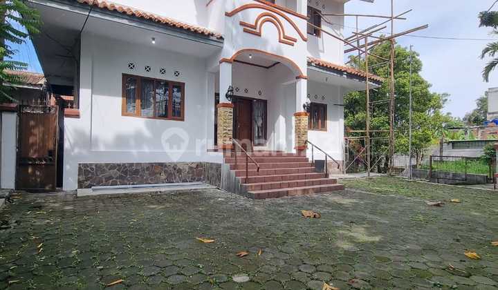 Large House In Geger Kalong Hilir Bandung 2