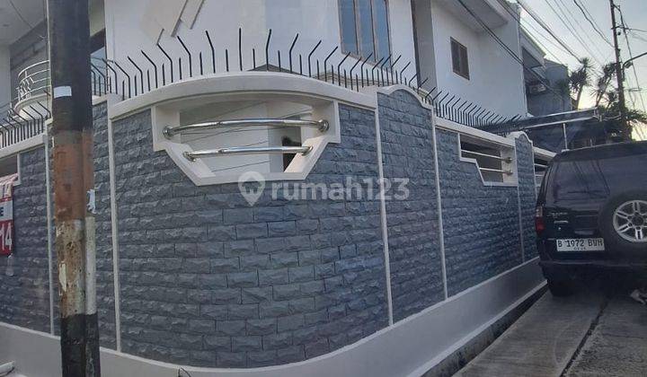 Rumah Disewa Sunrise Garden..bgs.depan Taman ..jarang Ada Lt.225m2 2