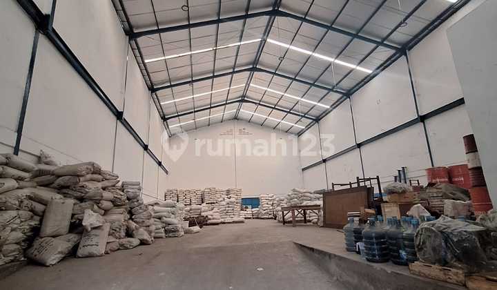 FRANS CEN*Warehouse at Pantai Indah Dadap, Tangerang, 20 minutes from Taman Palem Lestari, area of 600 m2.