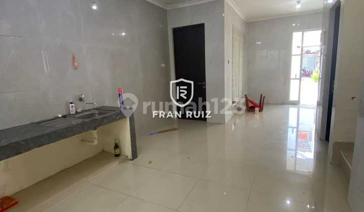 FRANS CEN-Rumah Dijual di Casajardin. Bagus.wow.jarang ada.BU Lt.90m2 ( 6x15) 2