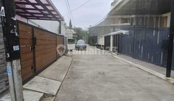 Old House Land for Sale in Sunrise Garden, 2nd Street, Flood-Free. There are 4 plots, each measuring 5x20.