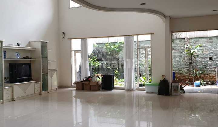 FRANS CEN-rumah dijual di Komplek Green Garden.bgs.lokasi oke banget Luas Tanah = 16x25 = 400M2 2