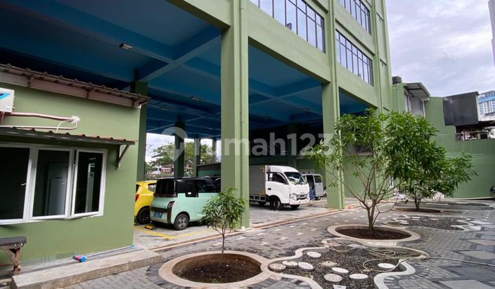 FOR RENT - Building on Jalan Panjang Sunrise Garden. Nice. Wow. Rent per floor.. Ground floor area 550m2, 2nd floor area 600m2.