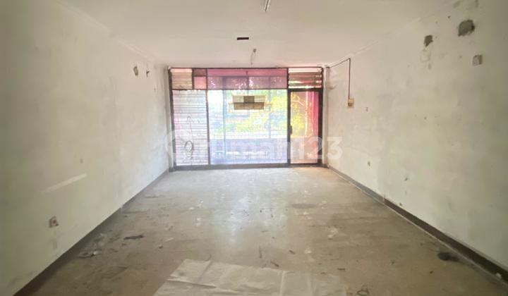 FOR SALE: Shop House on Jl.K.H. Wahid Hasyim, Central Jakarta. Cheap. Rare opportunity. Wow. Land size: 4.5x20 / 90 m2 2