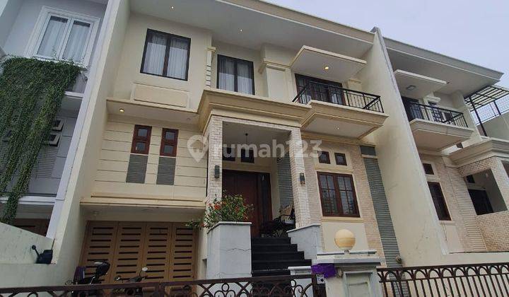 Rumah Mewah Green Garden Residence Full Furnished Lt.10x20 3 Lt. Jakarta Barat 1