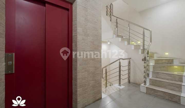 FOR SALE - Semi Hotel in Gajah Mada, Mangga Besar. Very cheap. Wow, cheap. Land Area: 125. FOR SALE - Semi Hotel in Gajah Mada, Mangga Besar. Very cheap. Wow, cheap. Land Area: 125.