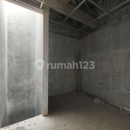 FRANS CEN-Dijual Rumah di Tanjung Duren, Brand New, Bisa KPR Jalan 2mobil.Size		: 3,5x12m 2