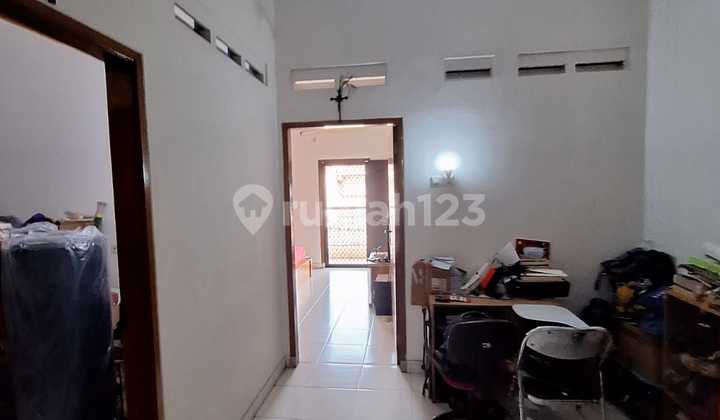 Rumah Dijual Cepat di Duri Kepa. Semifurnished.bagus.jarang Ada.bu Luas Tanah : 6X15 M2 2