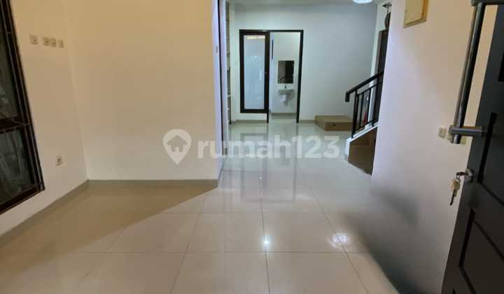 Rumah Disewa di Casajardin, Semi Furnished, Dekat Jogging Track Lt.120m2 (8X15) 2