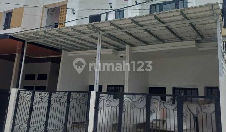 FOR SALE!! Minimalist 2-Story White House in Harapan Indah
