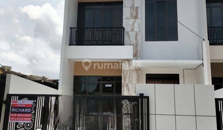 Selangkah Dari Jalur Utama Transportasi Umum!! Rumah Tingkat Full Baru  1