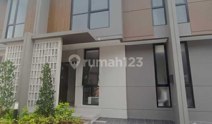 Disewa! Rumah di Sumarecon Crown Gading Bekasi Disewa! Rumah di Sumarecon Crown Gading Bekasi