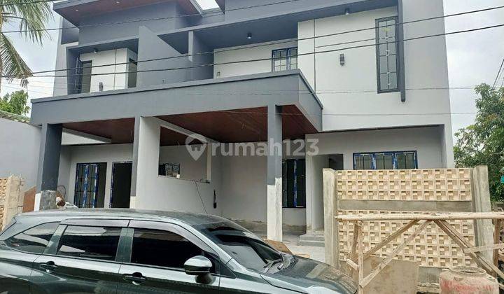 Dijual Last Unit!! Rumah Modern 2 Lantai di Bulevard Hijau! Jalan Utama Row 3 Mobil 2