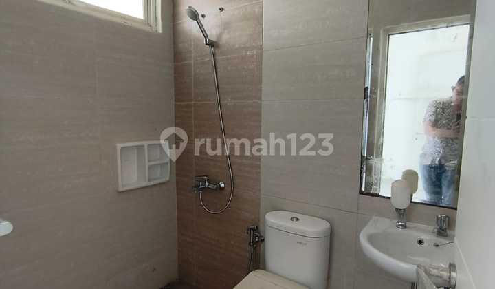 Masih 1M-An!! Rumah Hook 2 Lantai Luas 114M2 Dekat Jakarta 2