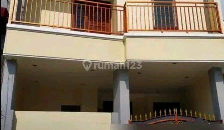 Disewa... Rumah Tingkat 2 Full Di Blok Depan Sekitaran Hi 1