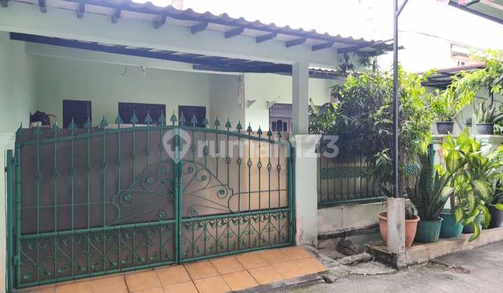 Quick Sale!! Single-Story Hook House with Large Land in Harapan Indah