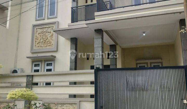 Rumah Gaya Pejabat Harganya Merakyat di Harapan Indah 13426 Er 1