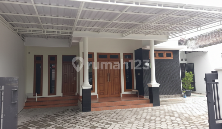 Rumah Luas 5 Kamar Tidur di Yogyakarta Full Furnished (73605 RN)