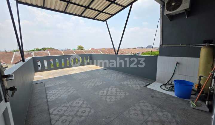 Golden Warrior Location! 3-Story Luxury Shop House, Ready to Occupy 73558 YOS 2