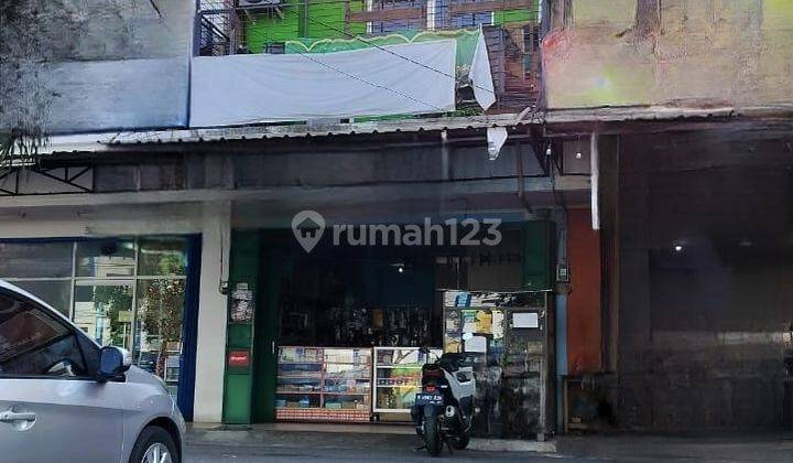 Ruko Pinggir Jalan Boulevard Hijau di Pusat Bisnis 73141 Er 1