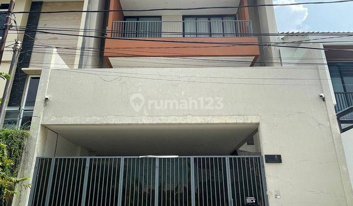 Turun Harga Dijual Rumah Baru Modern Minimalis Premium Rooftop City View di Pulomas 1