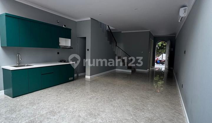 New American Classic House in North Meruya, West Jakarta 2