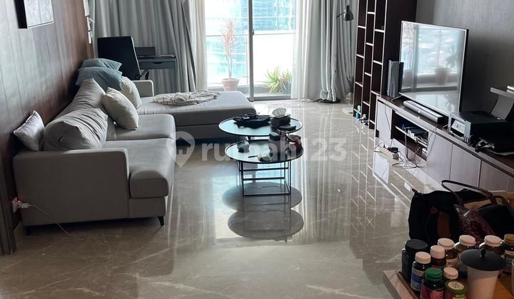 Apartment St Moritz Puri Tower New Ambassador Posisi Sudut