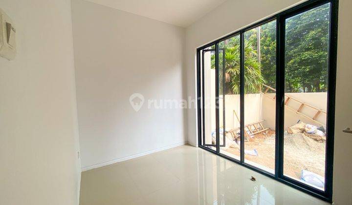 Dijual Rumah Modern 2 Lantai SHM Di Jalan Boulevard Pamulang 2