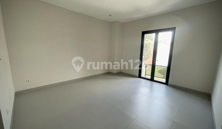 For Sale American Classic Model Luxury House BSD Tangerang 2