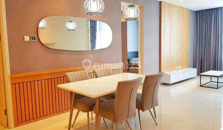 ruang tamu apartment regatta kawasan premium pantai
