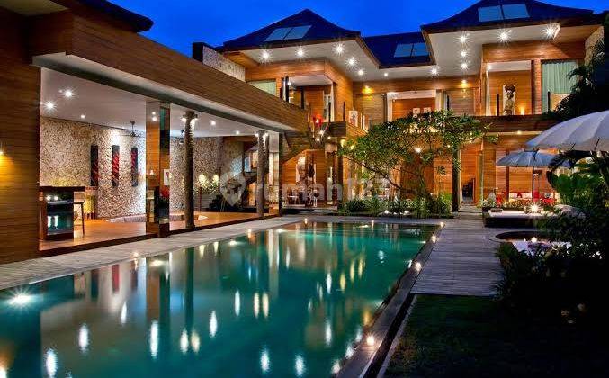 Jual Villa Mewah di Seminyak Bali, Hanya 3 Menit Dari Pantai 2