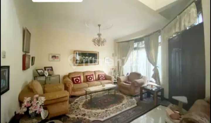 Rumah Dalam Komplek Asri Di Pasar Minggu, Lokasi Strategis, Asri