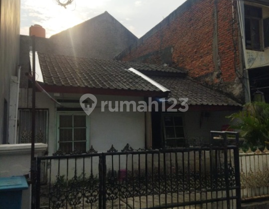 Rumah Lama Dkt Sekolah Al Wildan Kelapa Dua, Tangerang 1