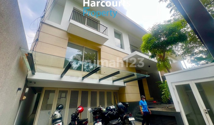 Erlangga Modern Luxury House Ready to Occupied Only 1.1 Billion Per Year Erlangga Modern Luxury House Ready to Occupied Only 1.1 Billion Per Year