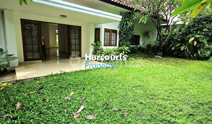 Rumah Kebayoran Baru Hadap Tenggara 1 Lantai Rindang Jalan Lebar Rumah Kebayoran Baru Hadap Tenggara 1 Lantai Rindang Jalan Lebar