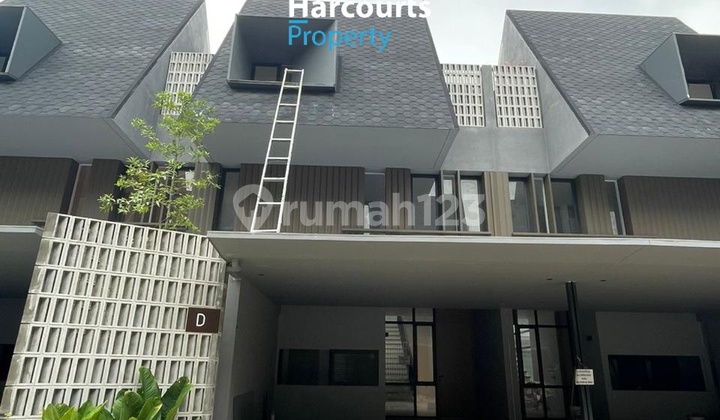 House for Sale in Pondok Labu, Close to Tb Simatupang Toll Road and Andara, Eligible for KPR 2