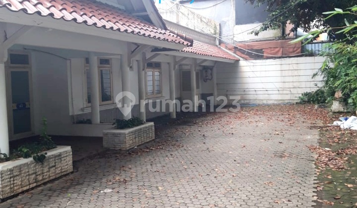 Kebayoran Baru Rental House, 1 Floor, Wide Road, Suitable for Office.