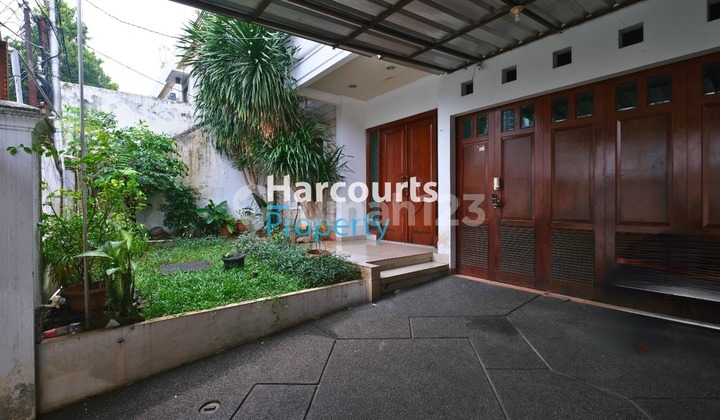 Kebayoran Baru House 247 M2 Land Suitable for Boarding Business Mixed with Residential