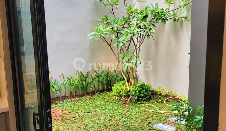 For Sale Luxury House with Mezzanine in Versailess BSD, Tangerang 2