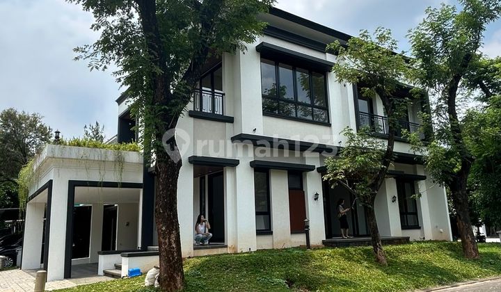 For sale, a ready-to-occupy 2-story house in Foresta Naturale, BSD City.