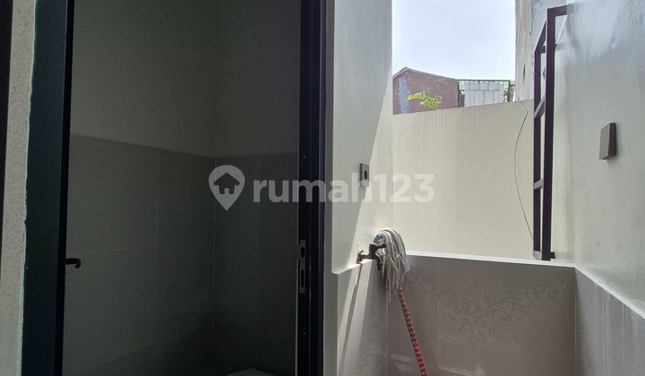 Dijual Rumah 2 Lantai Siap Huni Unfurnish di Griyaloka BSD City 2