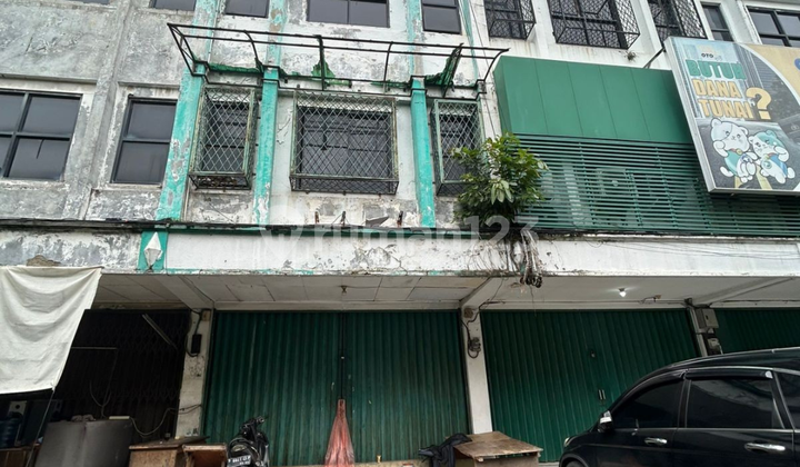 For Sale Crown 3-Storey Shop House Ready for Occupancy in Cikokol Tangerang