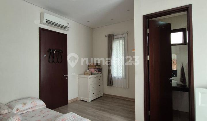 For Sale 3-Story Residential House in Whelford Greenwich Park Cluster 2