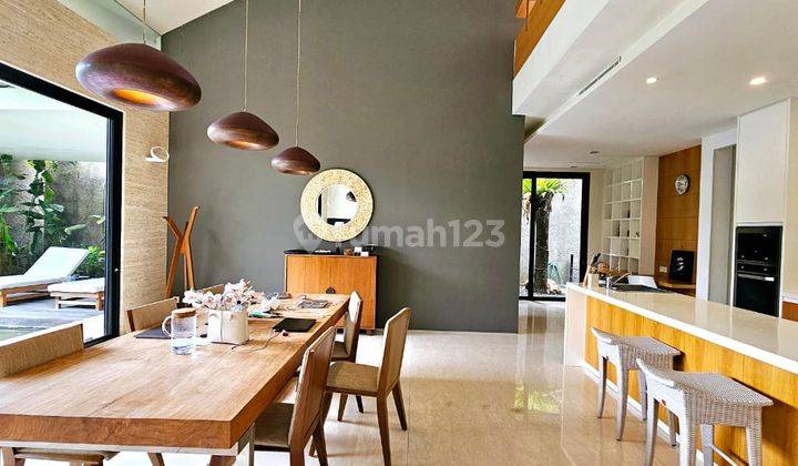 Modern Villa 300 Meters Walking To Batu Belig Beach Furnished SHM - Sertifikat Hak Milik 2