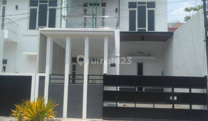 For Sale Rumah Cantik 2LT Sutorejo Msr 16 1