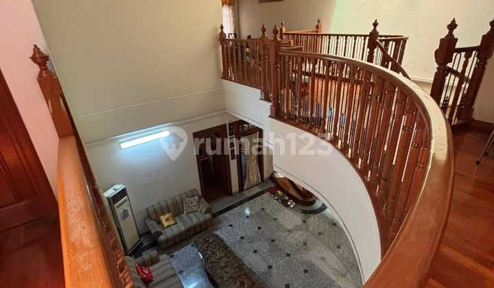 Dijual Rumah 2 Lantai Furnished di Araya Surabaya Kota Aa 12 2